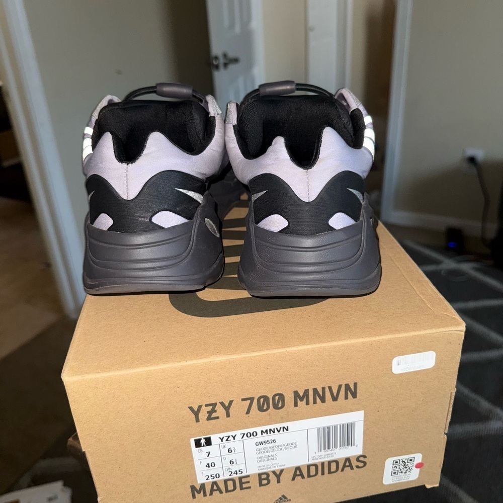 Adidas YZY 700 MNVN GEODE - Picture 6 of 7